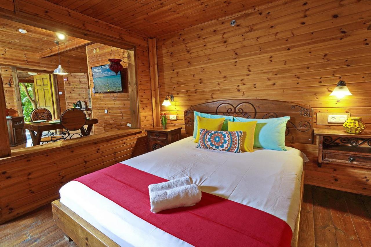 Curry Lodge